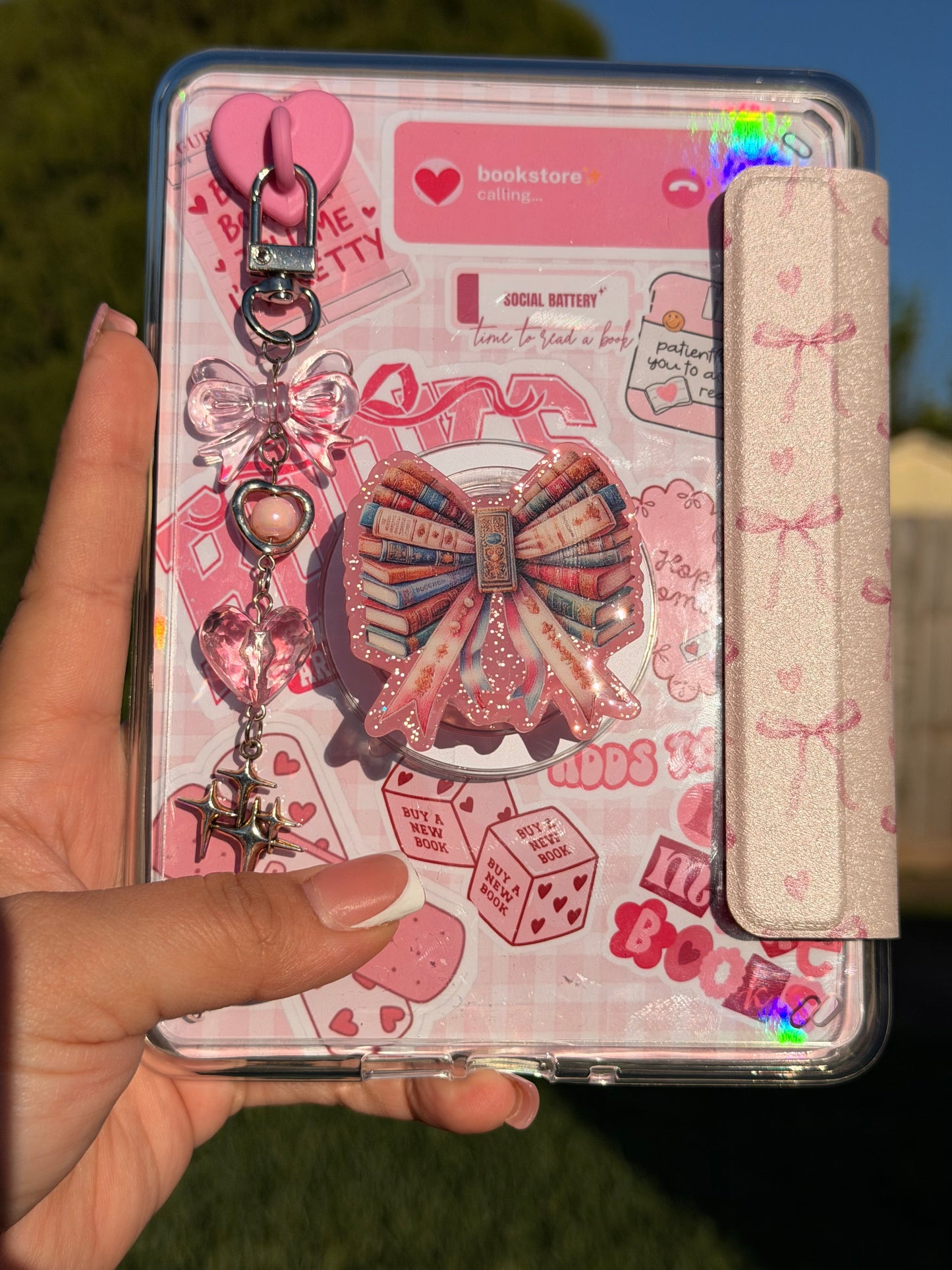 Book bow E-Reader/Phone Grip