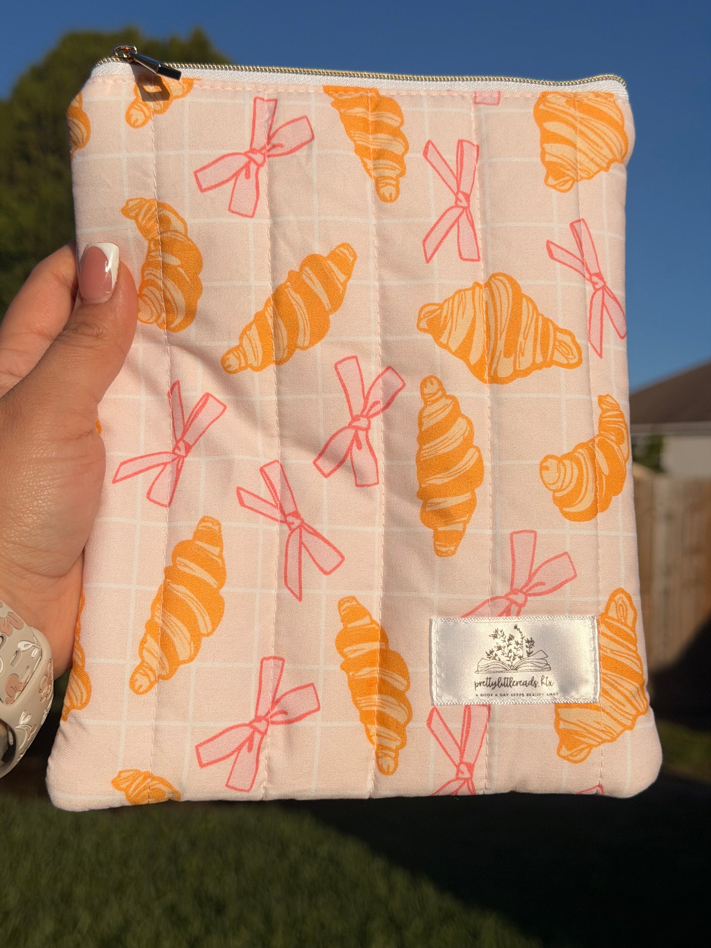 Croissant & Bow Kindle Sleeve